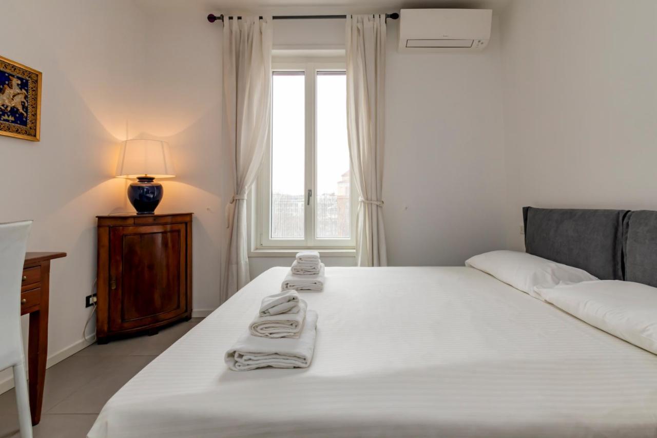 Cosy 1 Bed Flat With Terrace Apartment Mailand